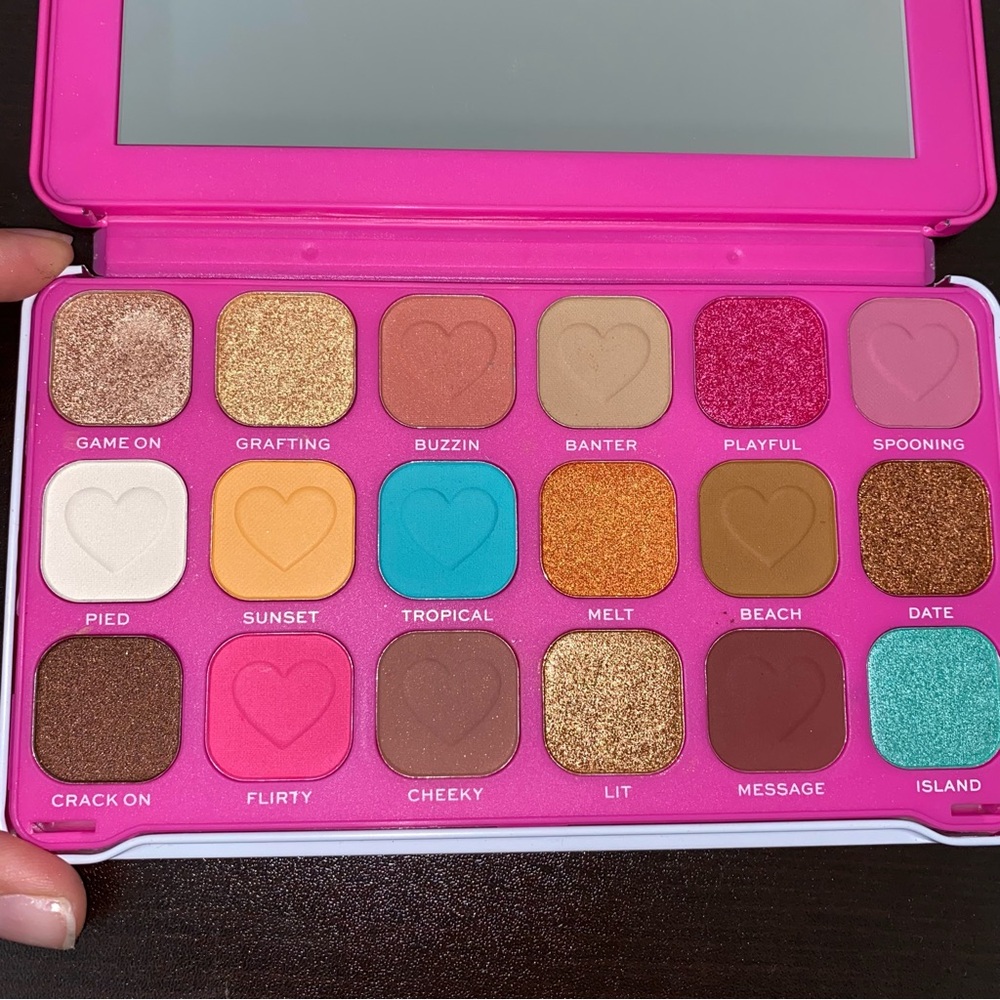 love island X Makeup Revolution Eyeshadow Palette with Mirror - Picture 4 of 6